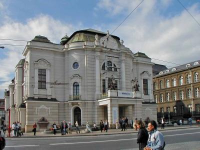 Severoesk divadlo opery a baletu st nad Labem - historick budova, pohled z Lidickho nmst