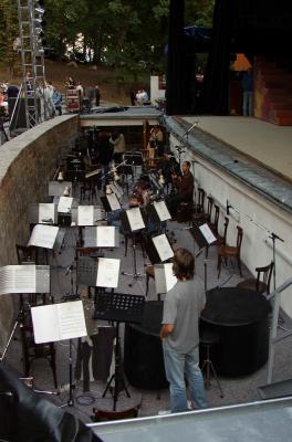AIDA open air opera letní kino Ústí nad Labem 2.9.2004 - orchestřiště
