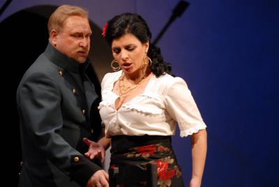 Sergej Ljadov (Don Jos), Andrea Kalivodov (Carmen)